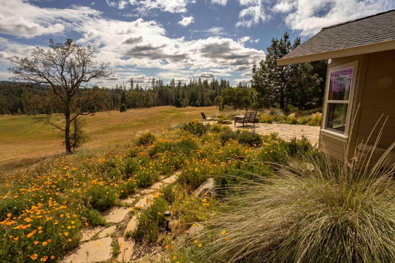 グローヴランド Red Tail Ranch Bed & Breakfast エクステリア 写真