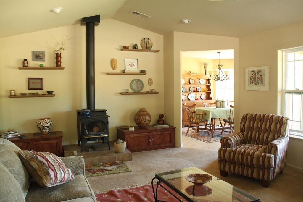 グローヴランド Red Tail Ranch Bed & Breakfast エクステリア 写真