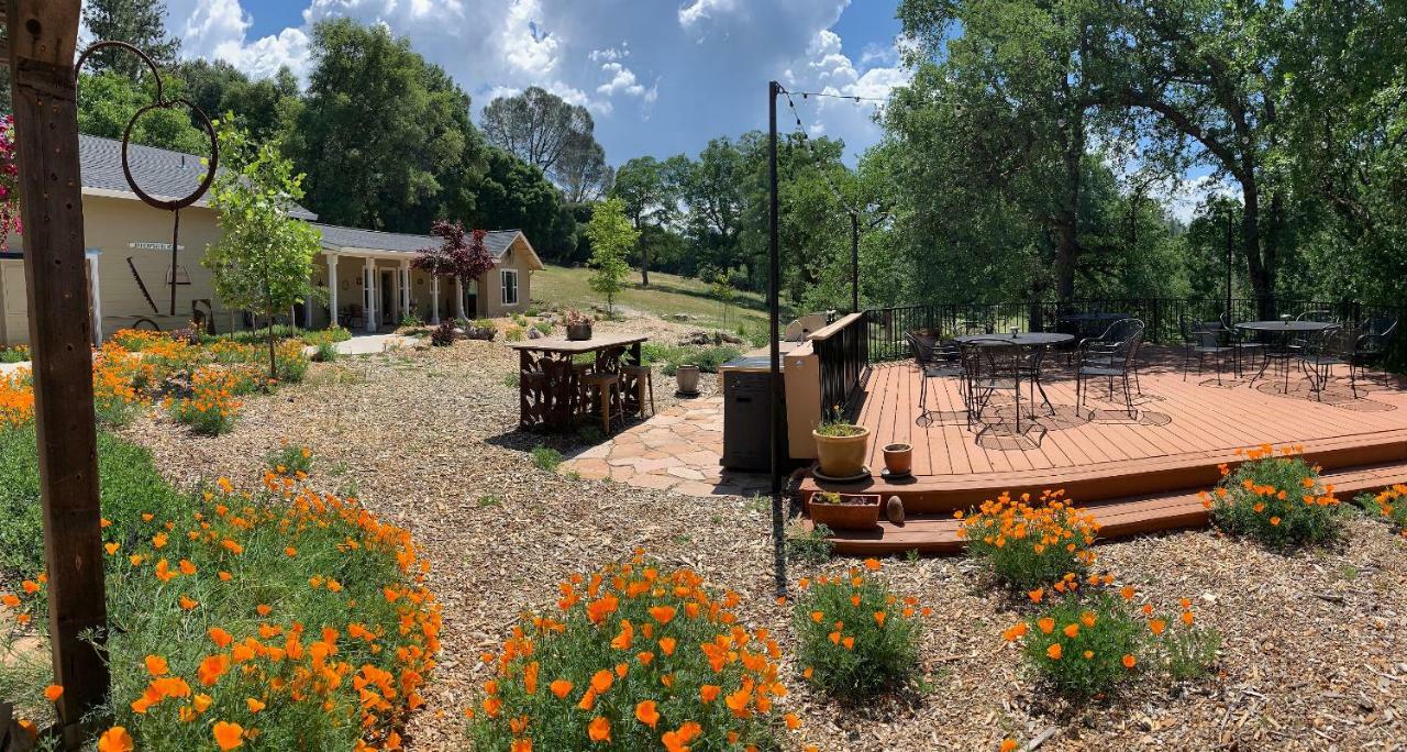 グローヴランド Red Tail Ranch Bed & Breakfast エクステリア 写真